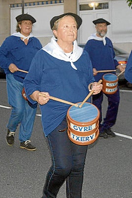 Igandean danborrada.