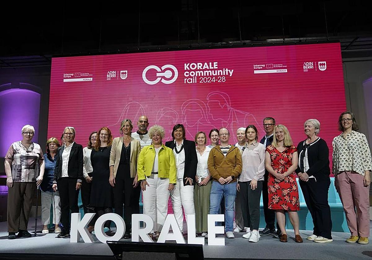 Los representantes de las seis regiones de los países que forman parte de Korale.
