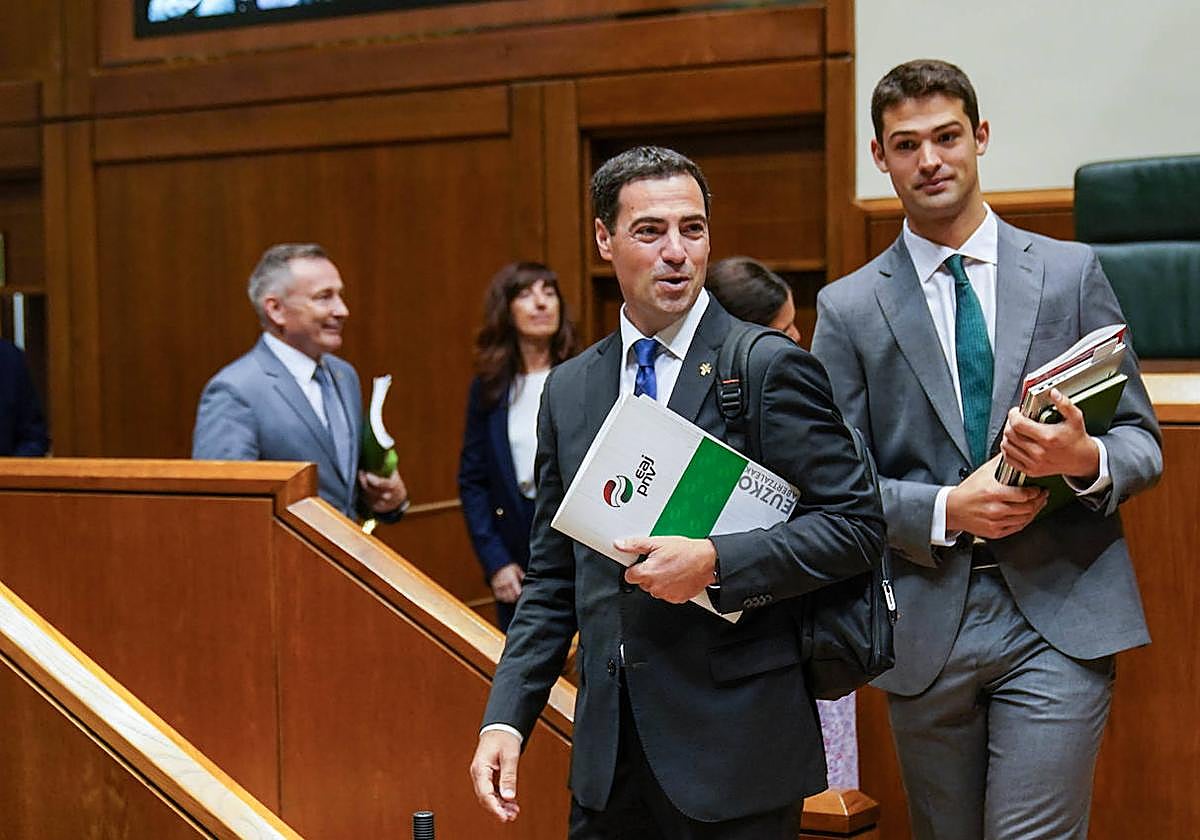 Imanol Pradales, en el pleno de investidura de este jueves.
