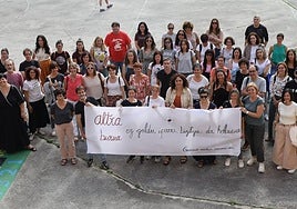 Representantes de las más de 1.000 familias que componen Altxa Burua Gipuzkoa se reunieron en Usurbil.