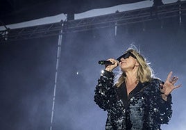 La cantante Kate Ryan durante el espectáculo.