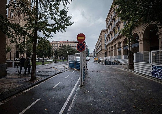 La calle San Martín, cerrada por las obras del Topo en su encuentro con la plaza del Buen Pastor. usoz