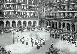 Bendición del árbol en la plaza de la Constitución en 1918.