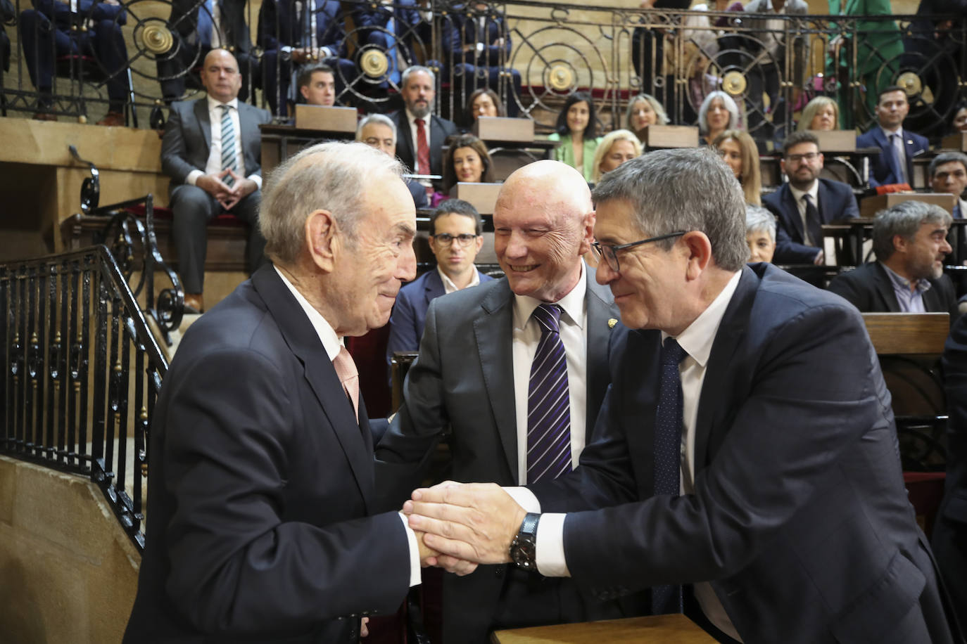 Acto de jura y toma de posesión de Imanol Pradales como lehendakari