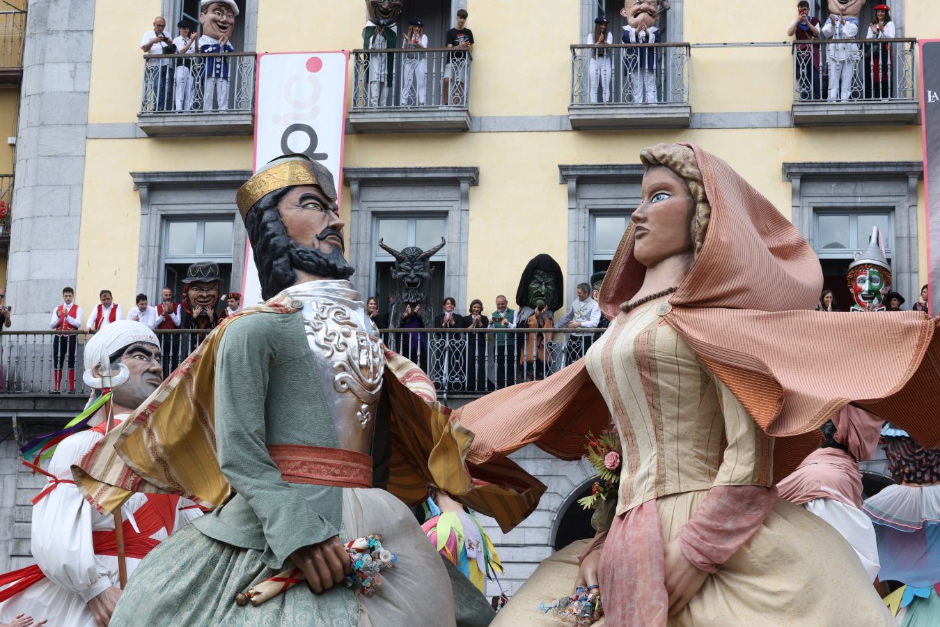 San Juan llega bajo el sol