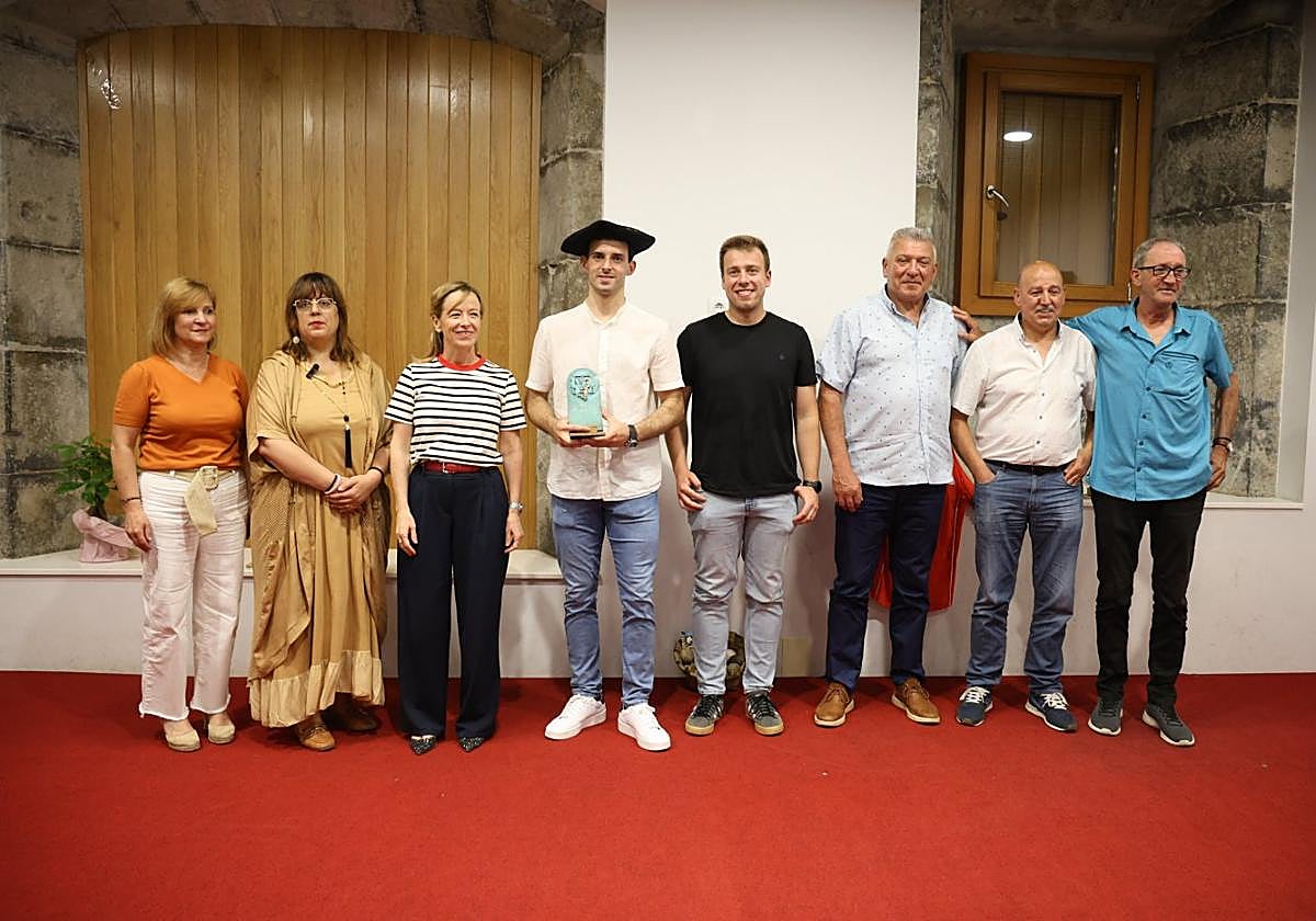 Lete, Álvarez, Mendoza, Arteaga, Tolosa, Xalton y Joakin, padre del pelotari.