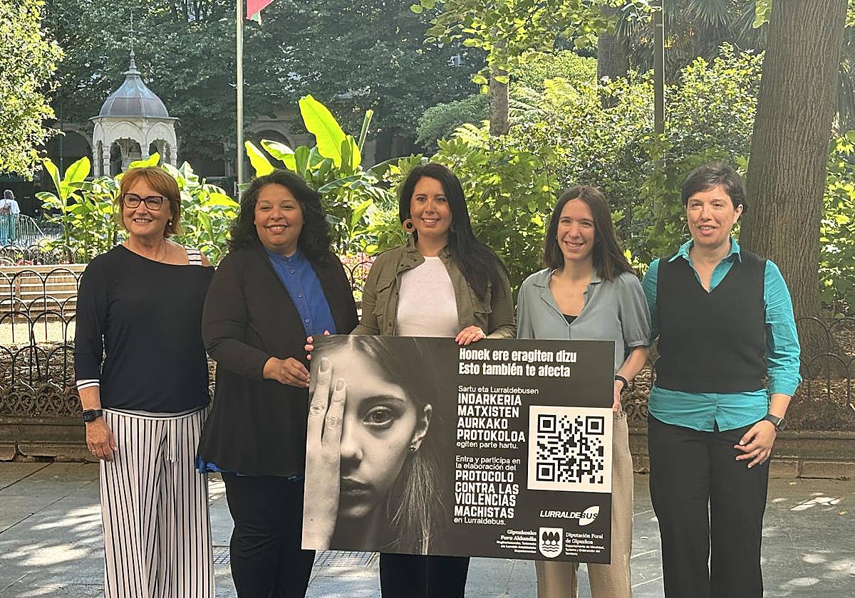 Una imagen de la presentación de la campaña esta mañana en la plaza Gipuzkoa.