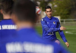 Roberto López llegó a Zubieta en edad cadete y jugó en la primera plantilla realista en la temporada 20/21.