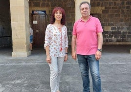 Los concejales socialistas Consuelo Frutos y Herme González.