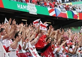Afición georgiana apoyando a su selección contra República Checa