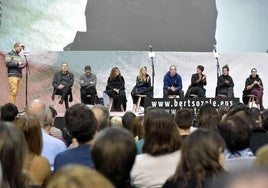2019ko zortzi finalistak, oholtzan.
