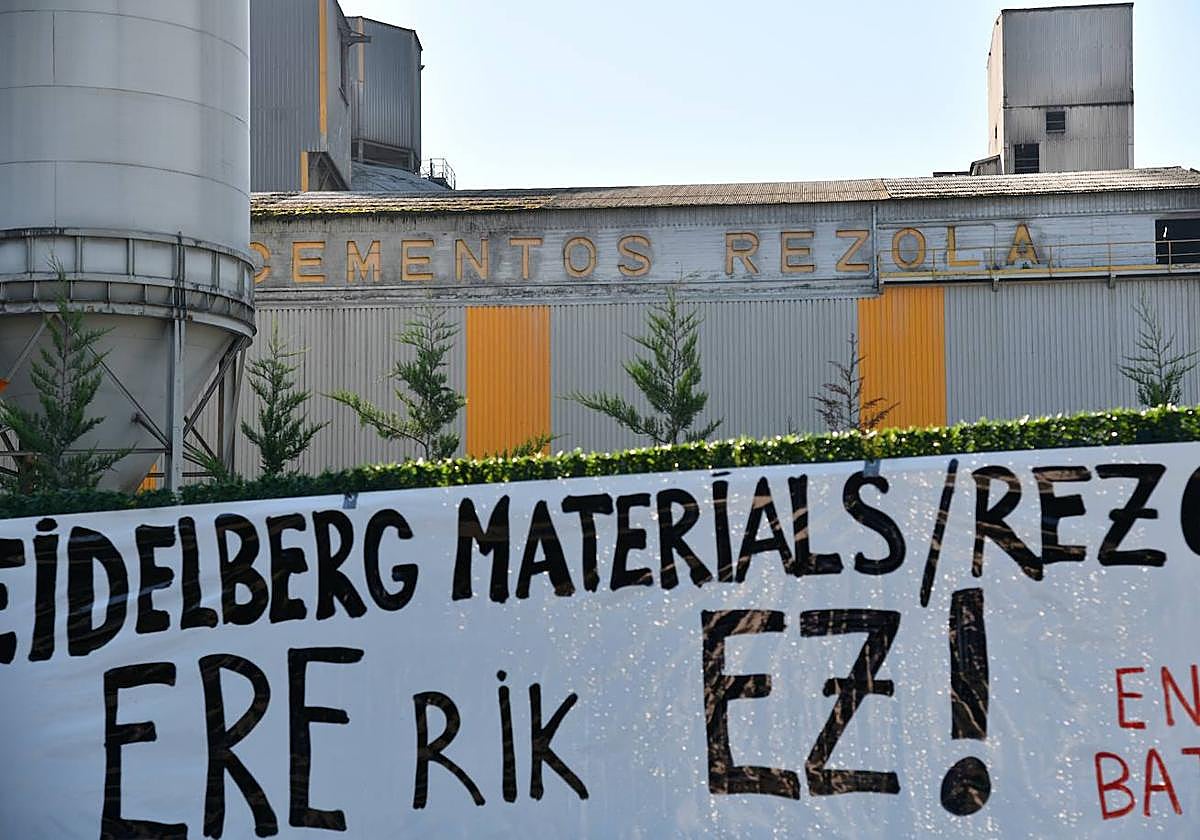 La planta de Cementos Rezola en Añorga.