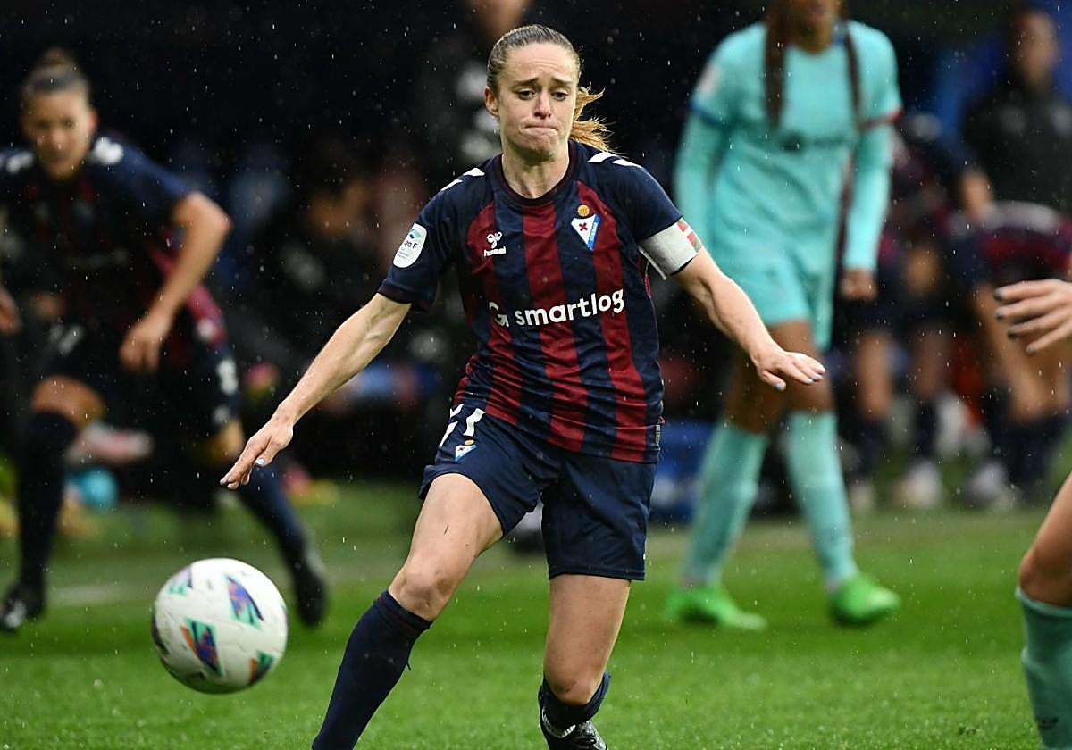 La camiseta del equipo femenino, tras el acuerdo firmado en enero, ya llevaba el logotipo de Smartlog Group. A partir de esta temporada lo hará también el masculino.