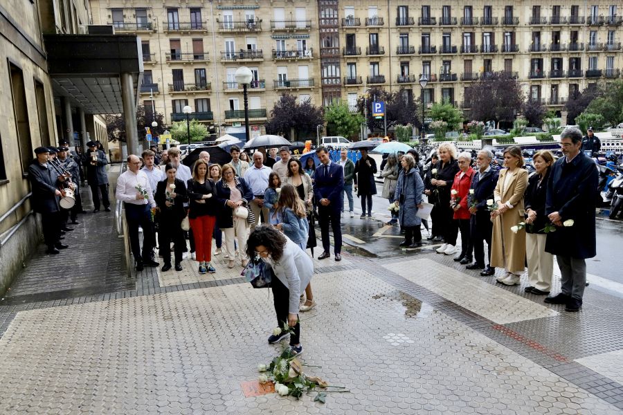 Donostia rinde tributo a la memoria de Manuel Orcera