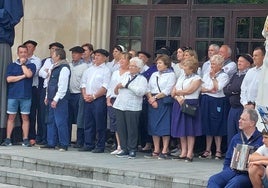 Giro berezia Orion, arrantzale eta saregileak omenduz, gehienak ia jubilatuta.