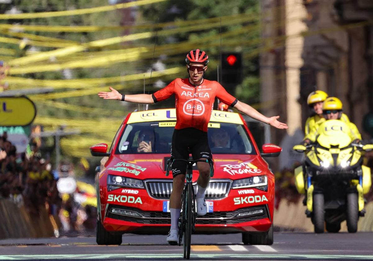 Kevin Vauquelin ganó en Bolonia al ser el más fuerte de la escapada en la decisiva ascensión a San Luca