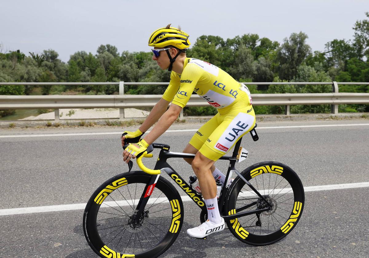 Imagen principal - Pogacar, con las tres bicicletas que ha lucido este Tour.