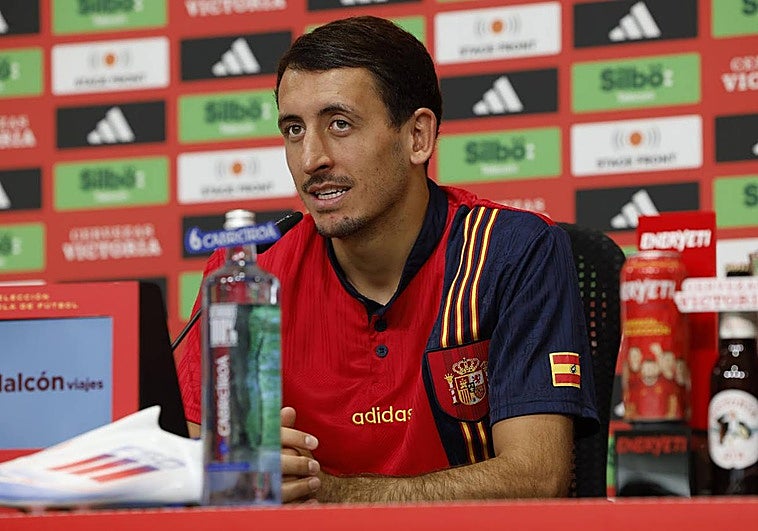 Mikel Oyarzabal, durante la rueda de prensa de la selección española este martes.