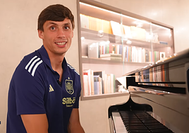 Robin Le Normand, un pianista aficionado además de futbolista.