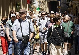 Turistas en la Parte Vieja de San Sebastián.