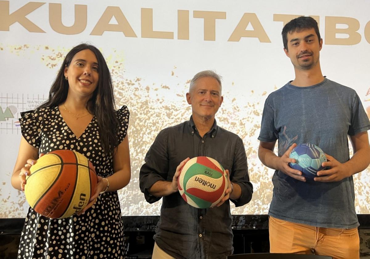 Edurne Matías, Jon Luqui y Mikel Pérez, en la presentación realizada ayer, en el Portalón.