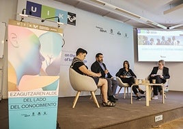 Ana Elena Altuna, David Bartolomé, Mª Carmen Rubio y Mikel Mazkiaran, ayer en el Palacio Miramar.