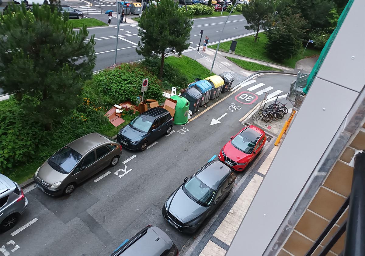 Restos de basura y bicicletas descontroladas en Amara