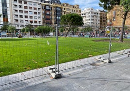 La Plaza Cataluña enjaulada