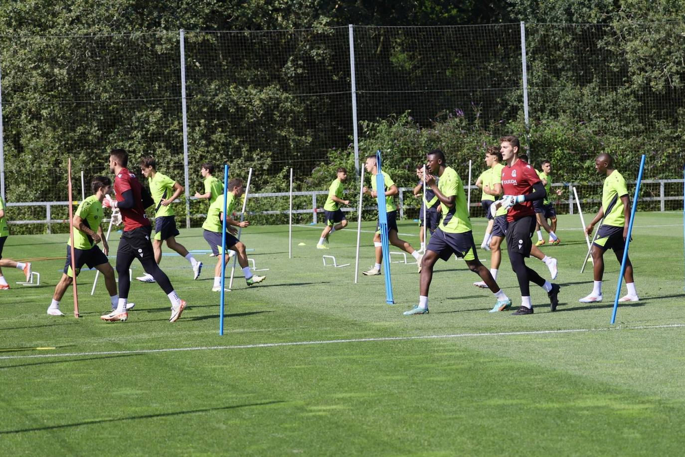 El equipo completa su primera jornada de trabajo
