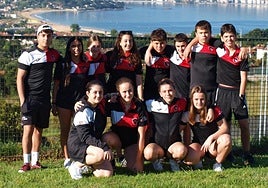 Plantilla del infantil mixto Urbat Beltza, en Vigo.