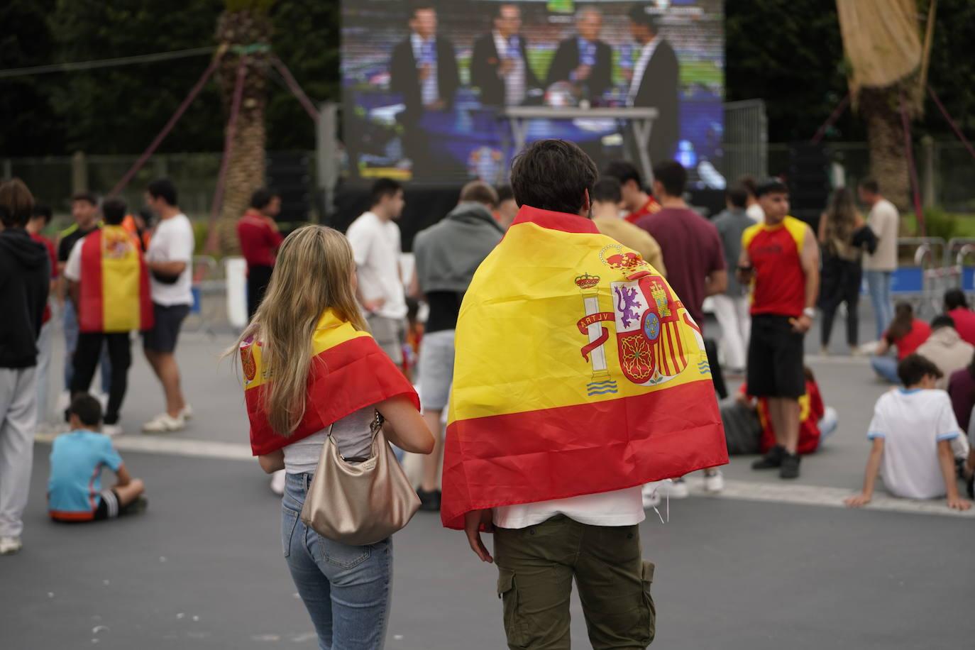 Las imágenes del ambiente para ver la final de la Eurocopa en Anoeta