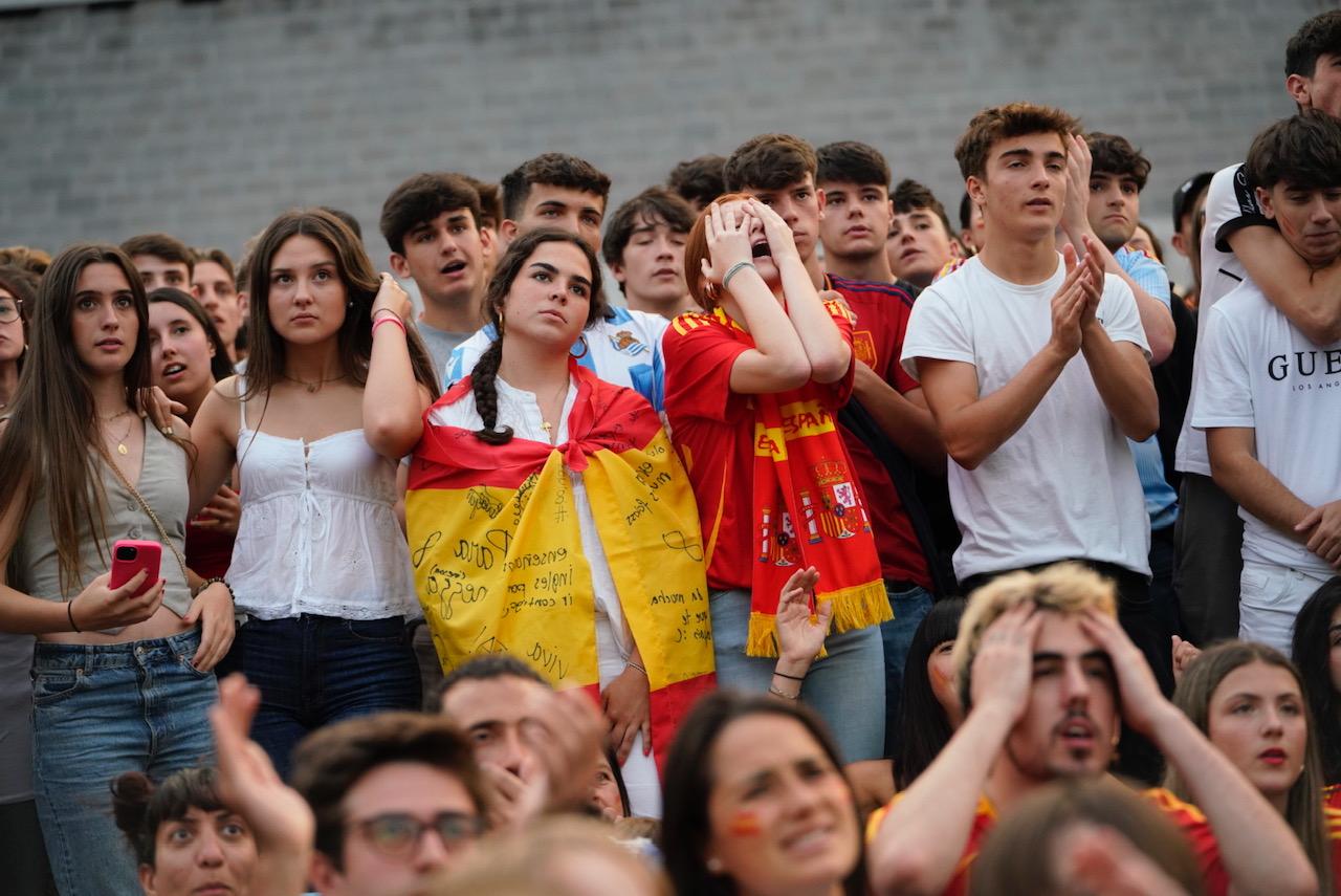 Las imágenes del ambiente para ver la final de la Eurocopa en Anoeta