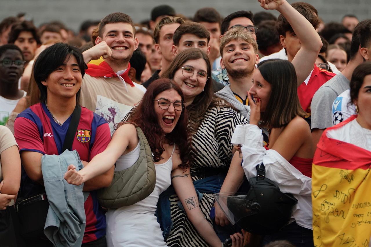 Las imágenes del ambiente para ver la final de la Eurocopa en Anoeta