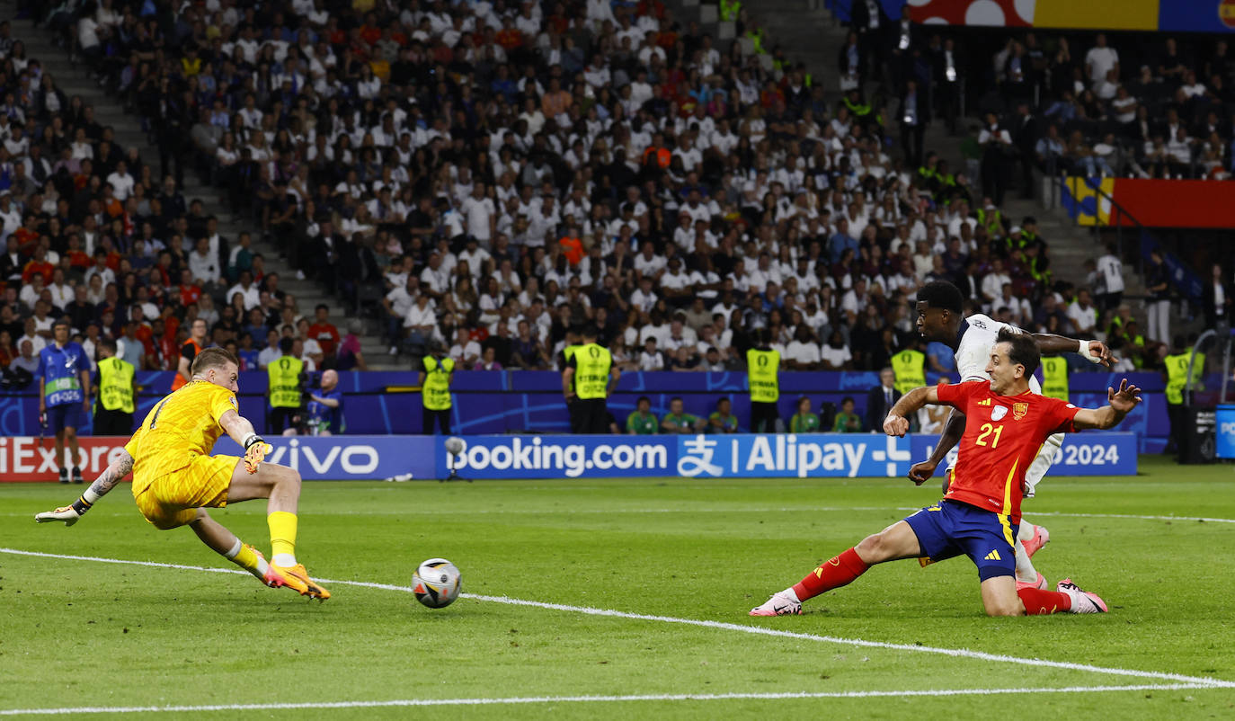 El histórico gol de Mikel Oyarzabal fotograma a fotograma