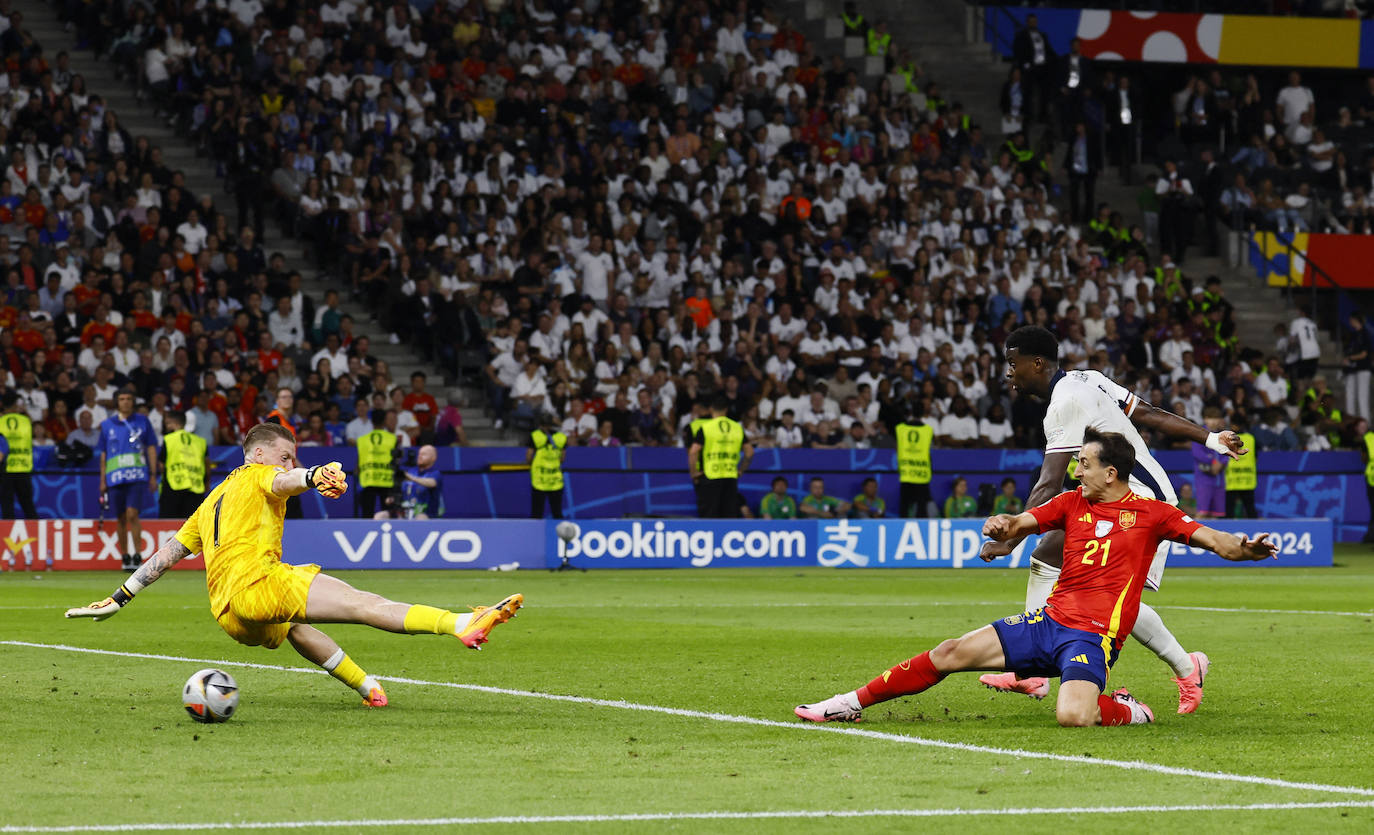 El histórico gol de Mikel Oyarzabal fotograma a fotograma