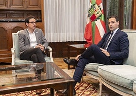 Otxandiano y Pradales se han reunido este lunes en Ajuria Enea