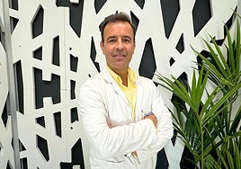 El Dr. Alberto Marqués, traumatólogo experto en cirugía endoscópica de columna de Policlínica Gipuzkoa.