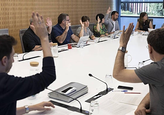 Votación del dictamen definitivo de la ponencia fiscal