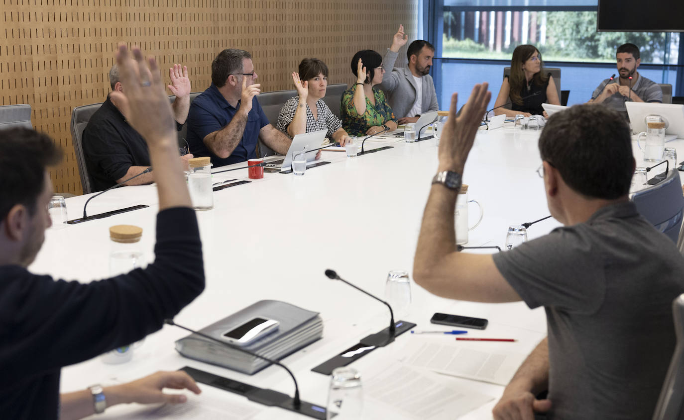 Votación del dictamen definitivo de la ponencia fiscal