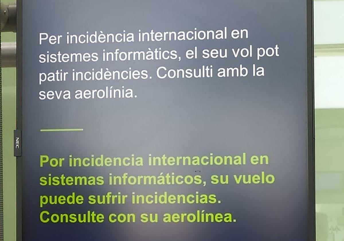 Panel de información del aeropuerto de Barcelona.