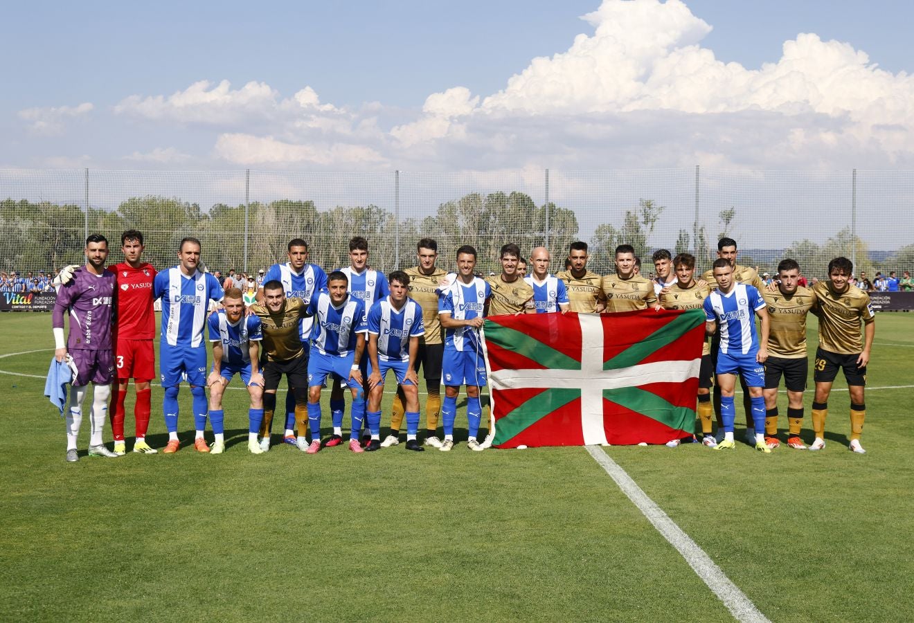 Galería de fotos del amistoso disputado entre Alavés y Real Sociedad en Laguardia