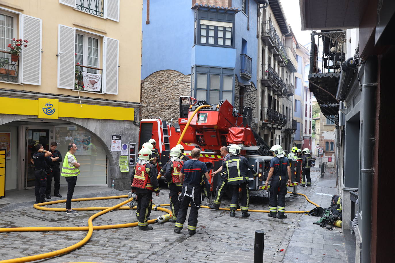 Las imágenes del incendio en Mutriku