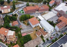 La instalación fotovoltaica surtirá al colegio y a edificios como el polideportivo Aldiri, Labeaga Aretoa y Aterpe.