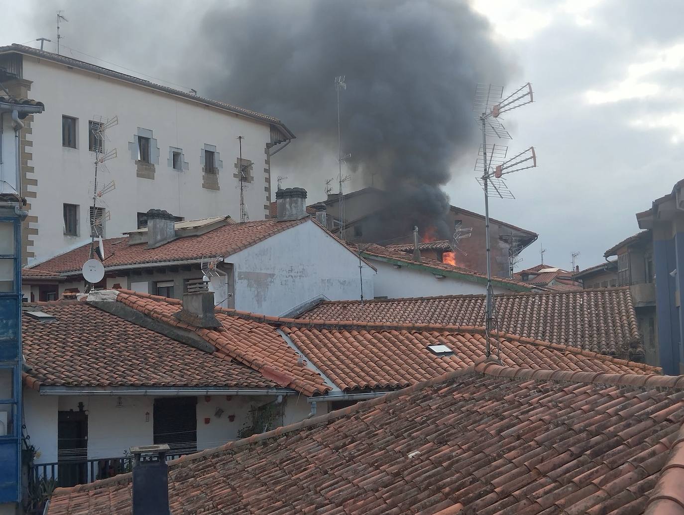 Las imágenes del incendio en Mutriku