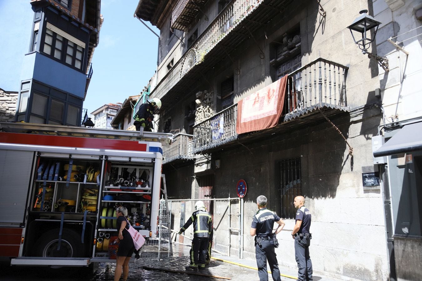 Un día después del incendio de Mutriku