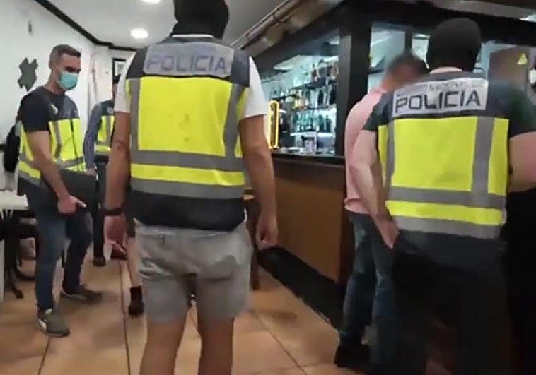 Tres detenidos y cinco establecimientos investigados por tráfico de droga en Irun