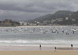 La previsión meteorológica no parece ser muy halagüeña para quienes esperan disfrutar de los arenales guipuzcoanos.