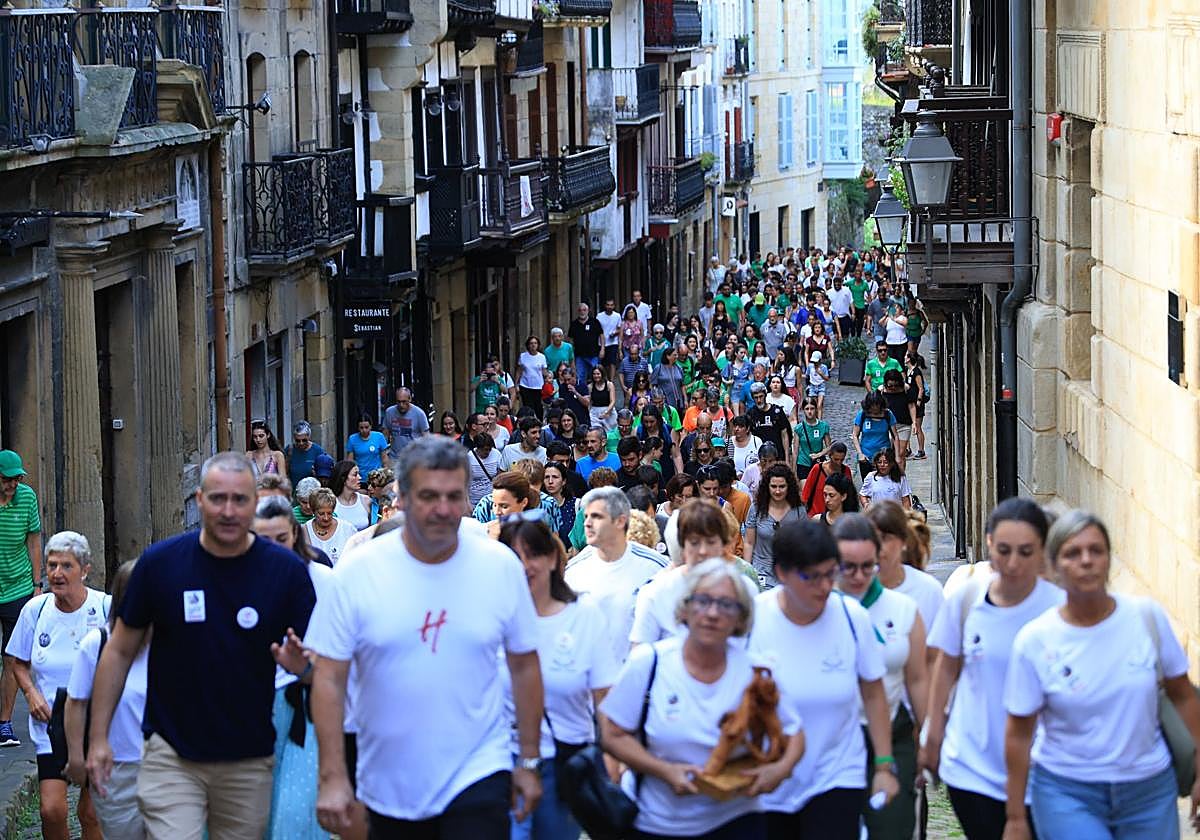 Cultural, familiar y de unión, así ha sido el &#039;Alardearekin Bat&#039; de Hondarribia