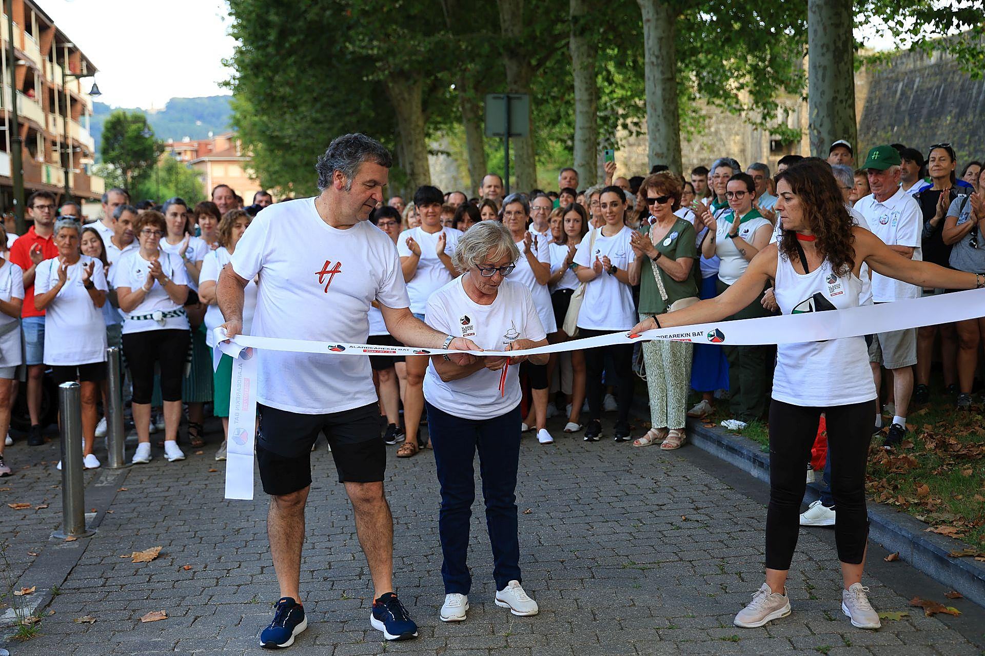 Cultural, familiar y de unión, así ha sido el &#039;Alardearekin Bat&#039; de Hondarribia