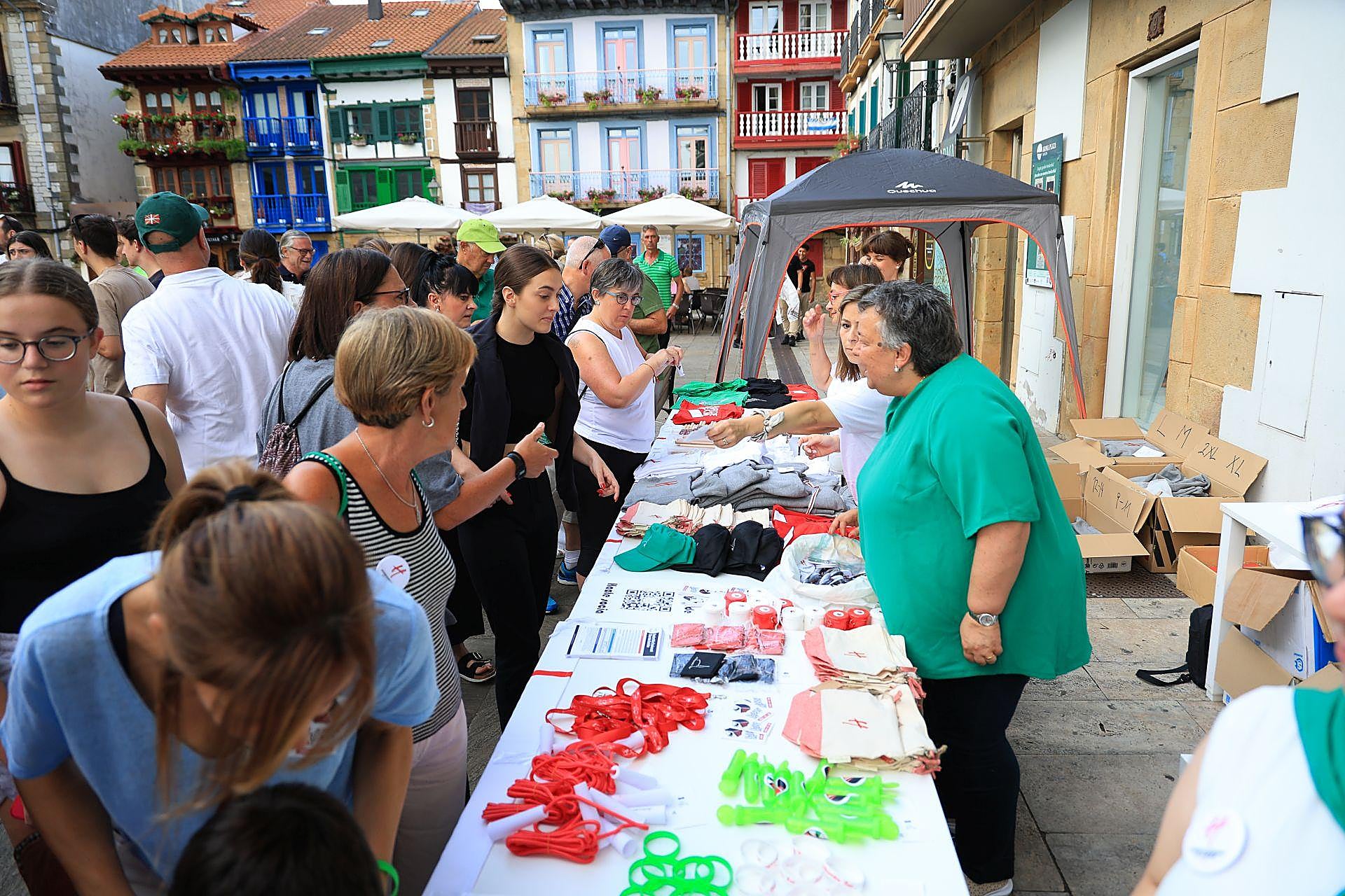 Cultural, familiar y de unión, así ha sido el &#039;Alardearekin Bat&#039; de Hondarribia